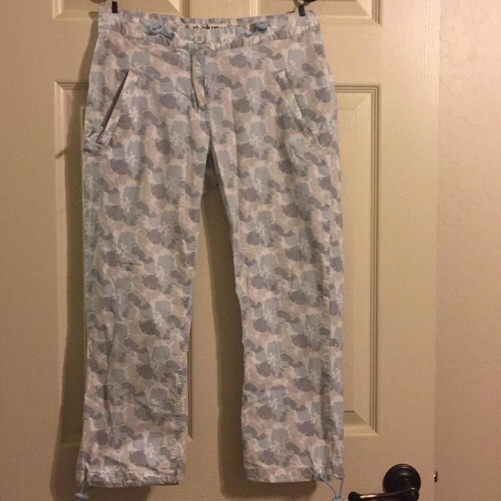 Plugg Women's Capris
